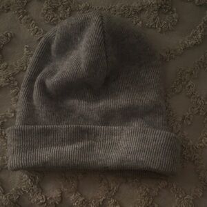 TNA ribbed beanie